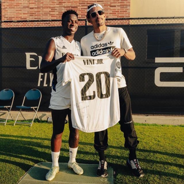 围绕AD与 围绕AD与